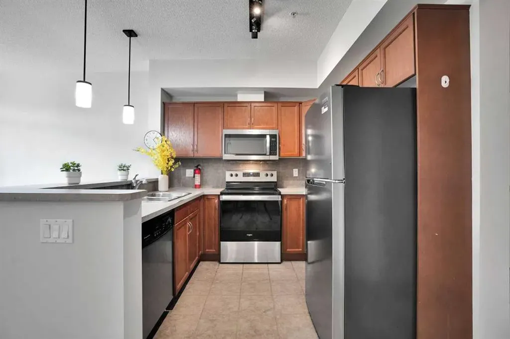 148 Rockyledge View NW #5