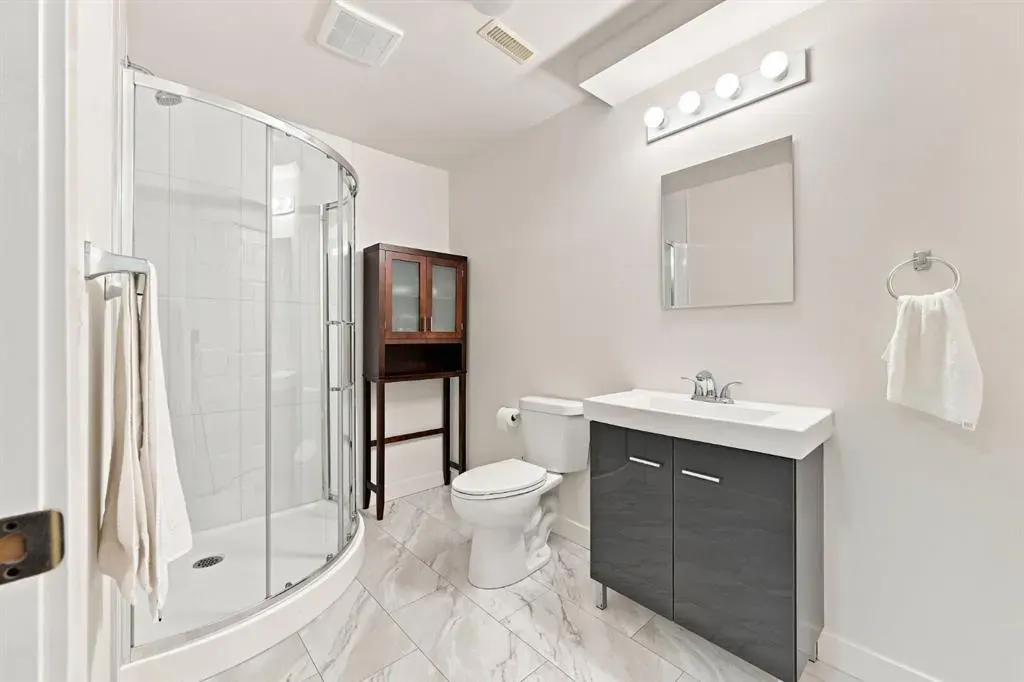 32 Tuscany Ravine Crescent NW