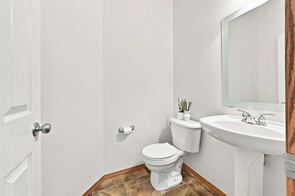32 Tuscany Ravine Crescent NW