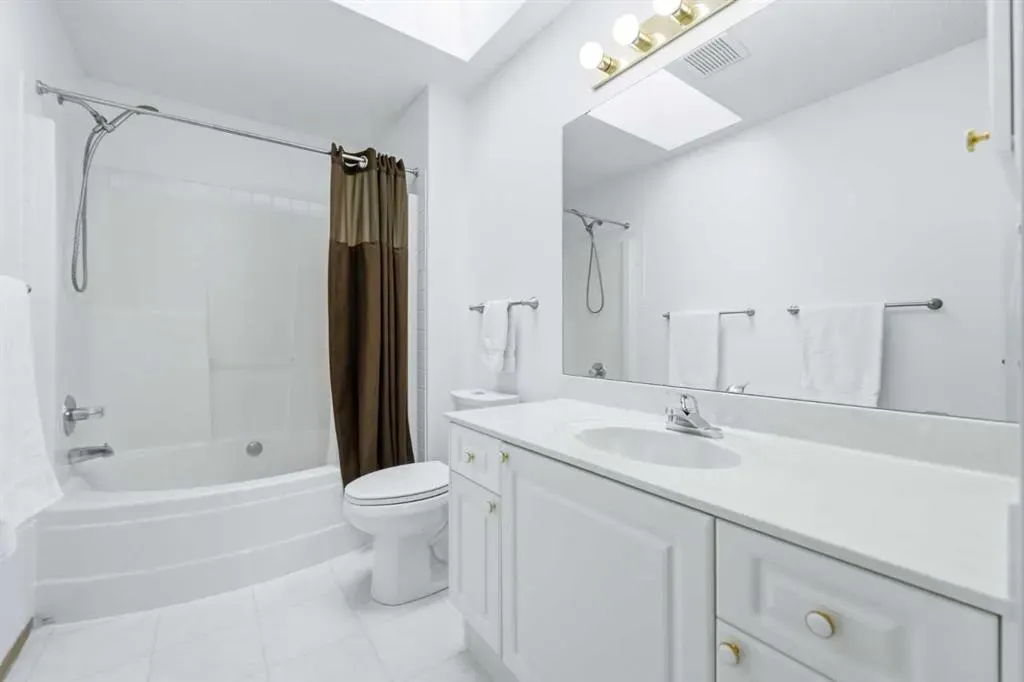 72 Arbour Crest Road NW