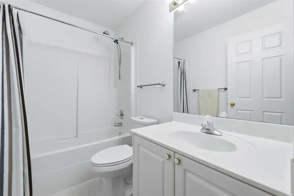 72 Arbour Crest Road NW