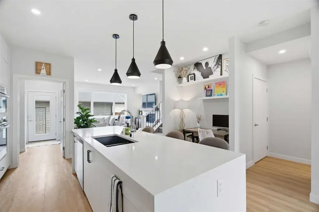 1062 Harmony Parade