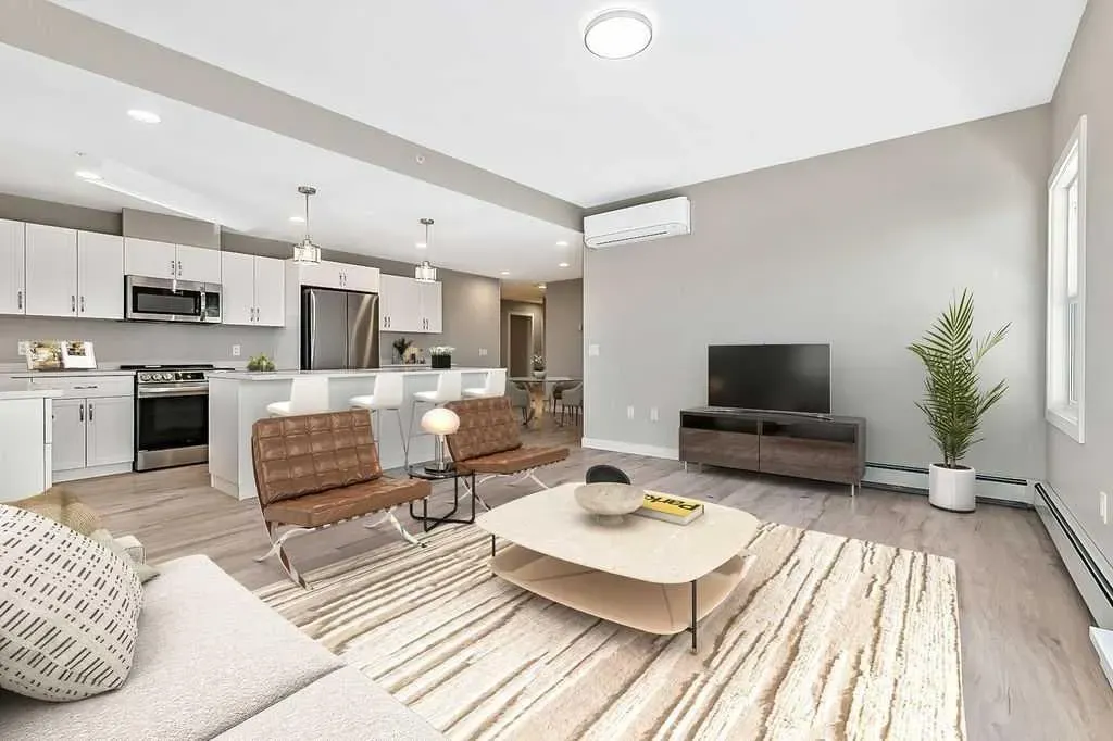 101 Willowridge Drive #203