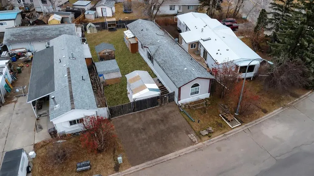 863 Brentwood Crescent