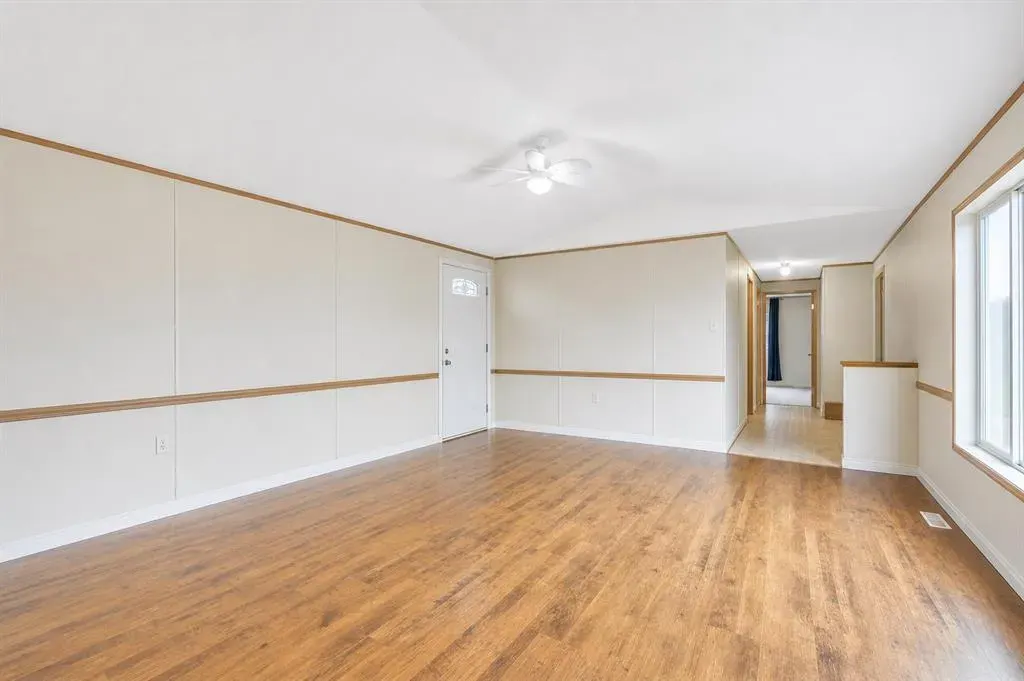 863 Brentwood Crescent