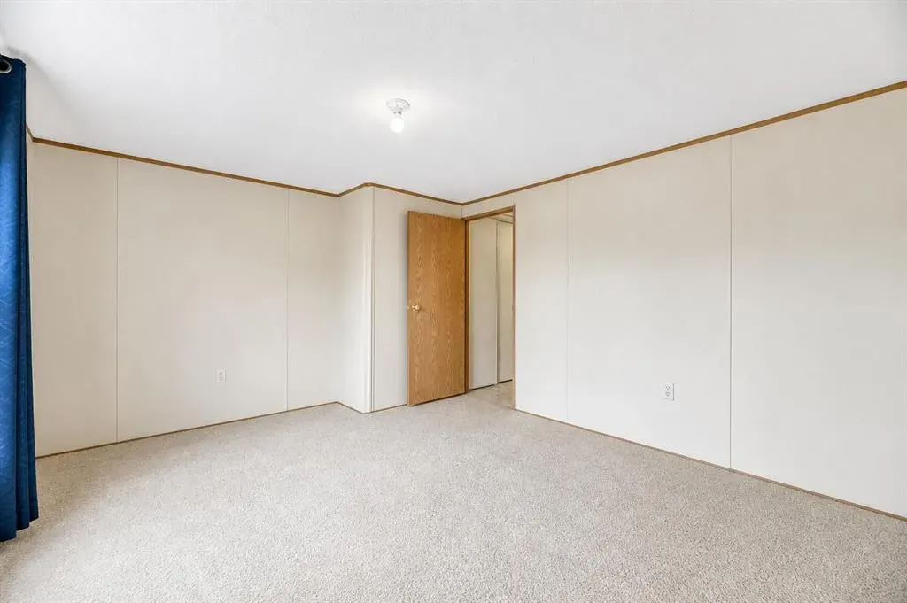 863 Brentwood Crescent