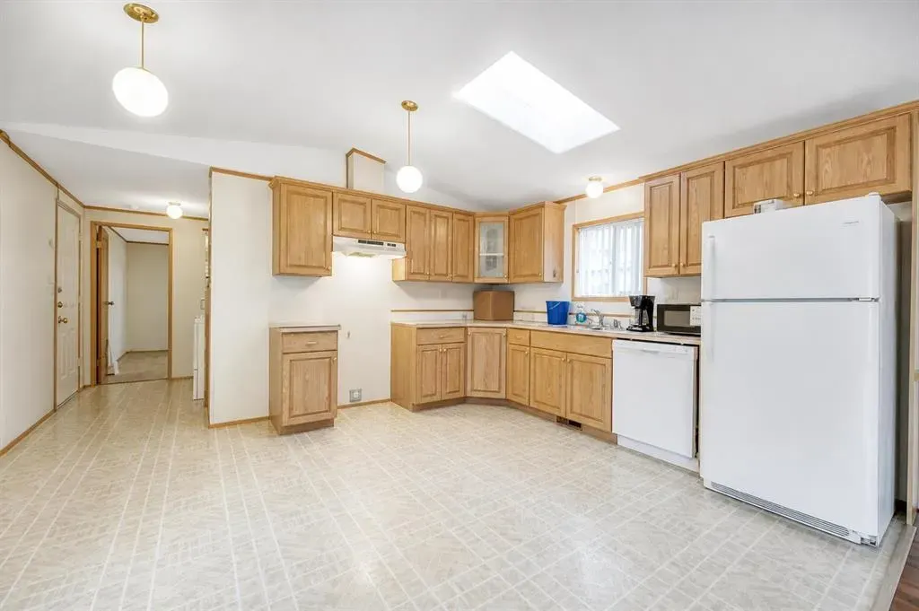 863 Brentwood Crescent