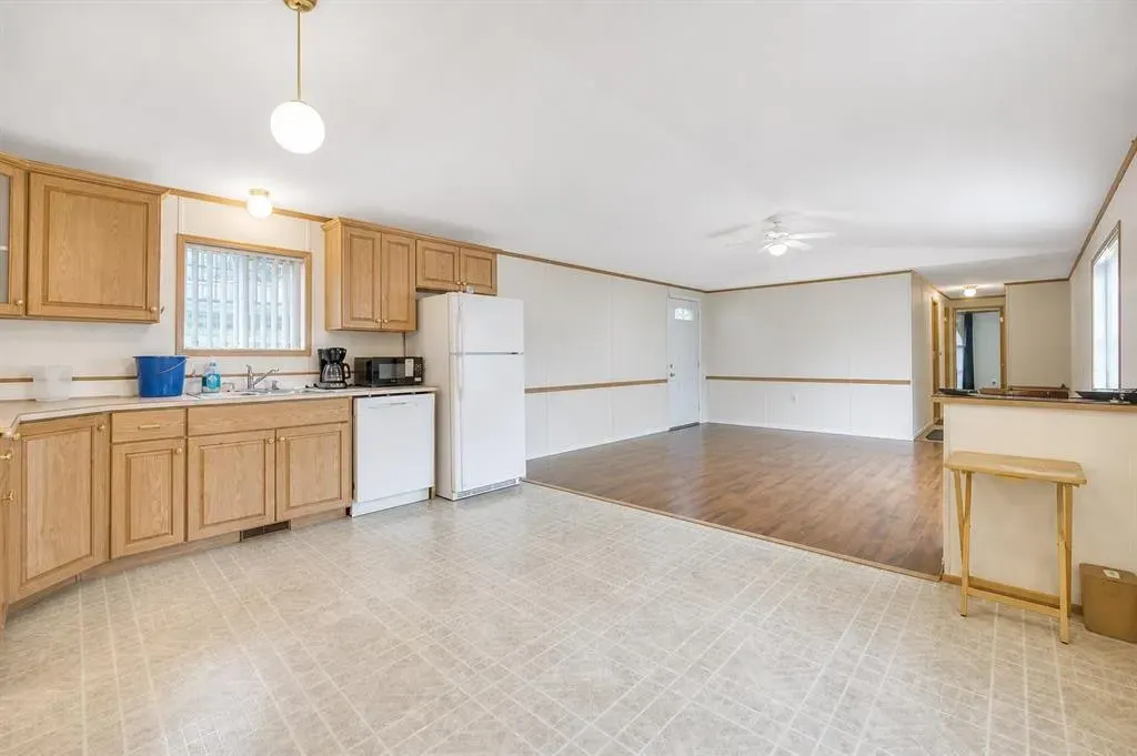 863 Brentwood Crescent