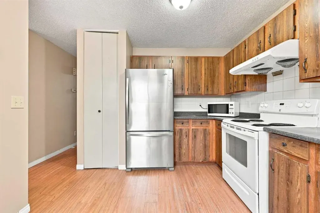 70 Edgeburn Crescent