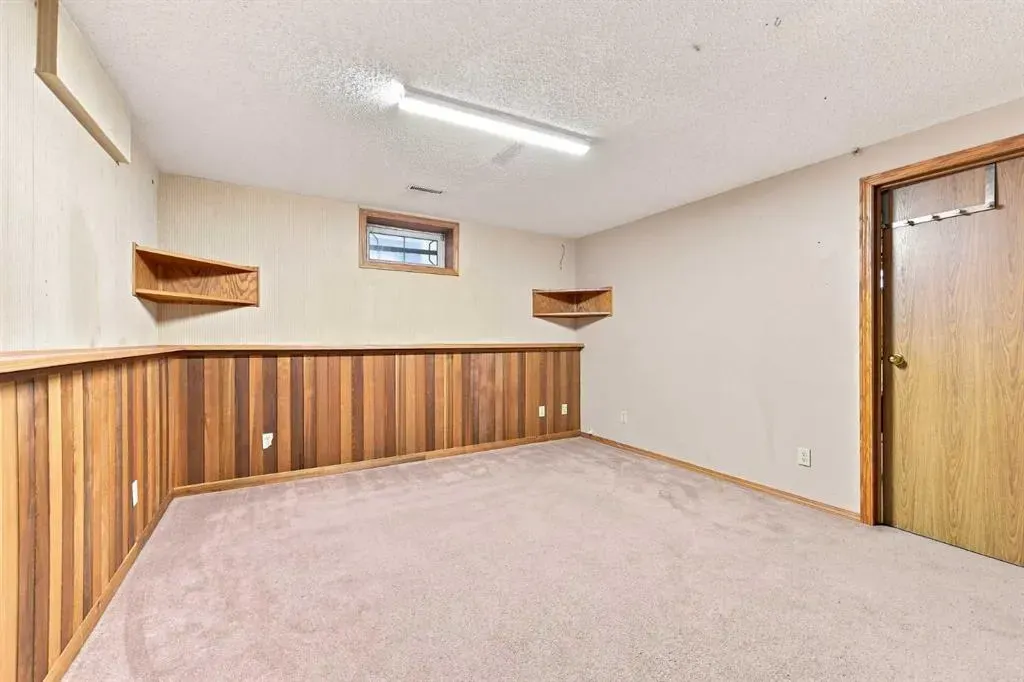 70 Edgeburn Crescent