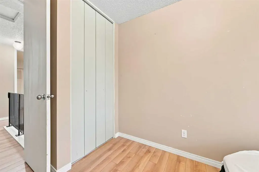 70 Edgeburn Crescent