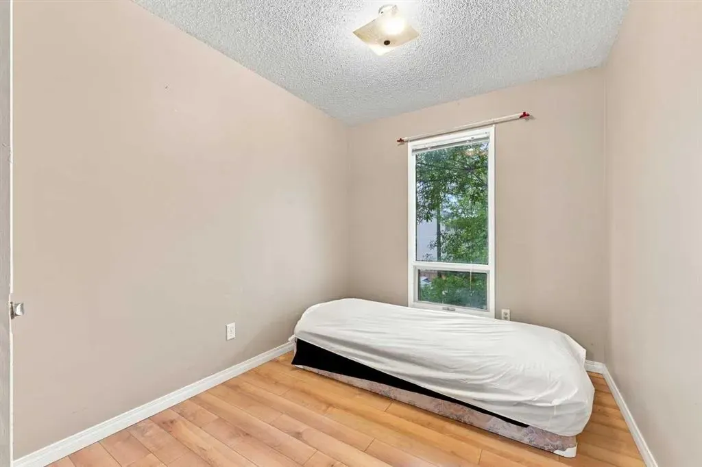 70 Edgeburn Crescent