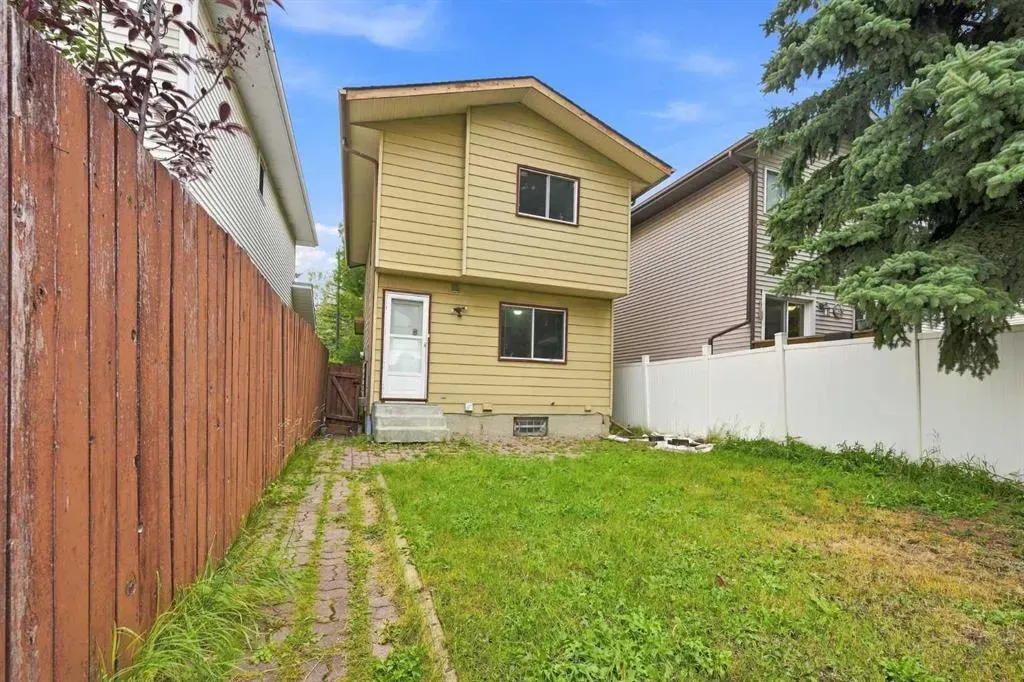 70 Edgeburn Crescent