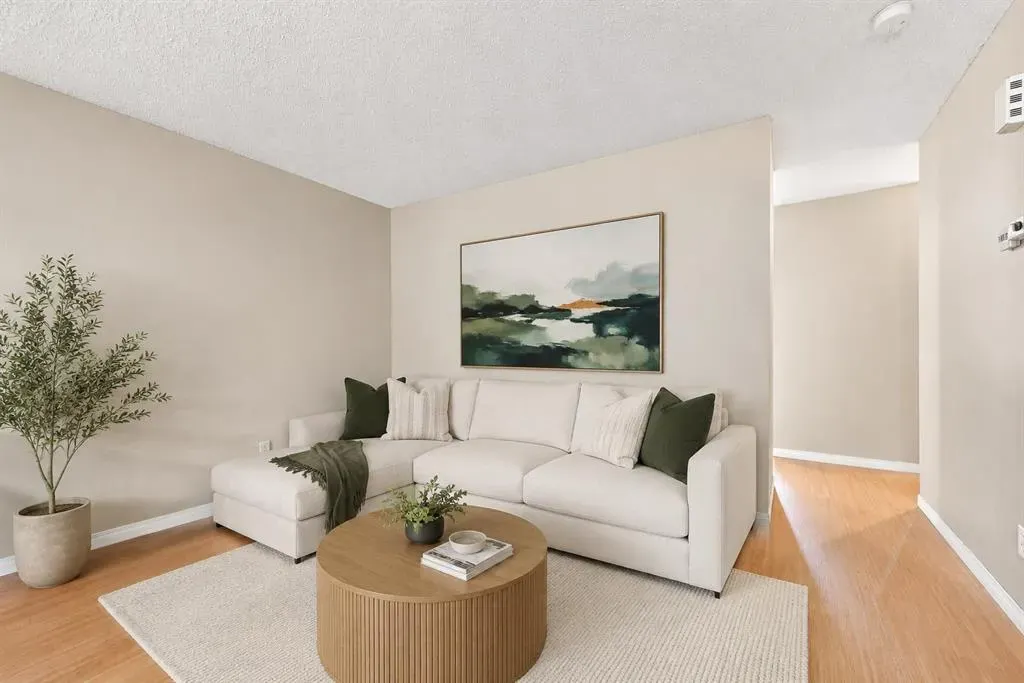 70 Edgeburn Crescent