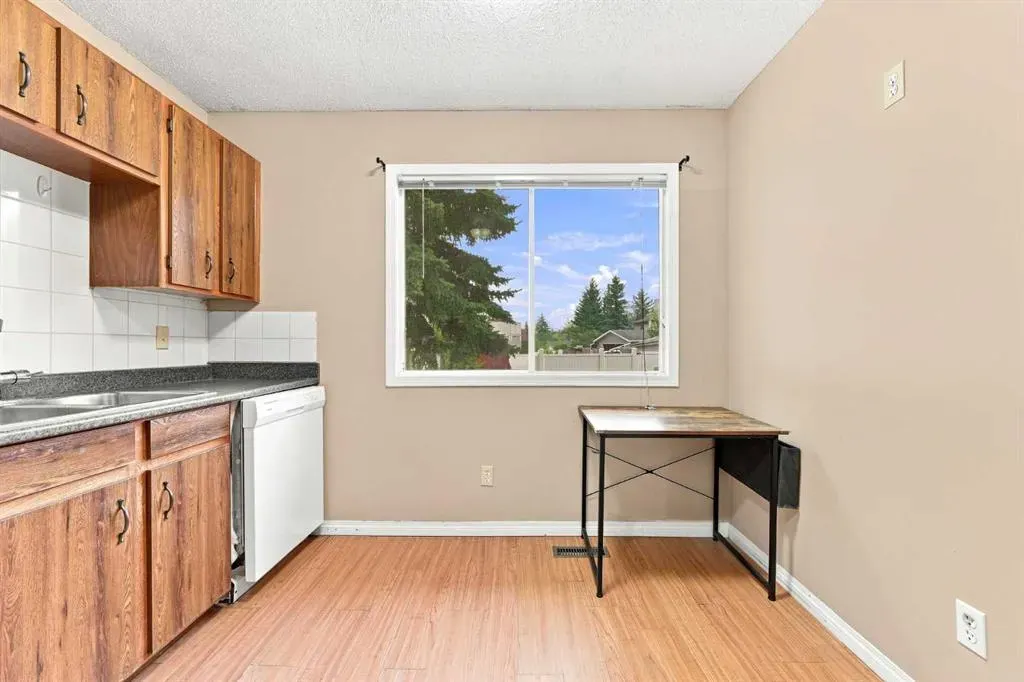 70 Edgeburn Crescent
