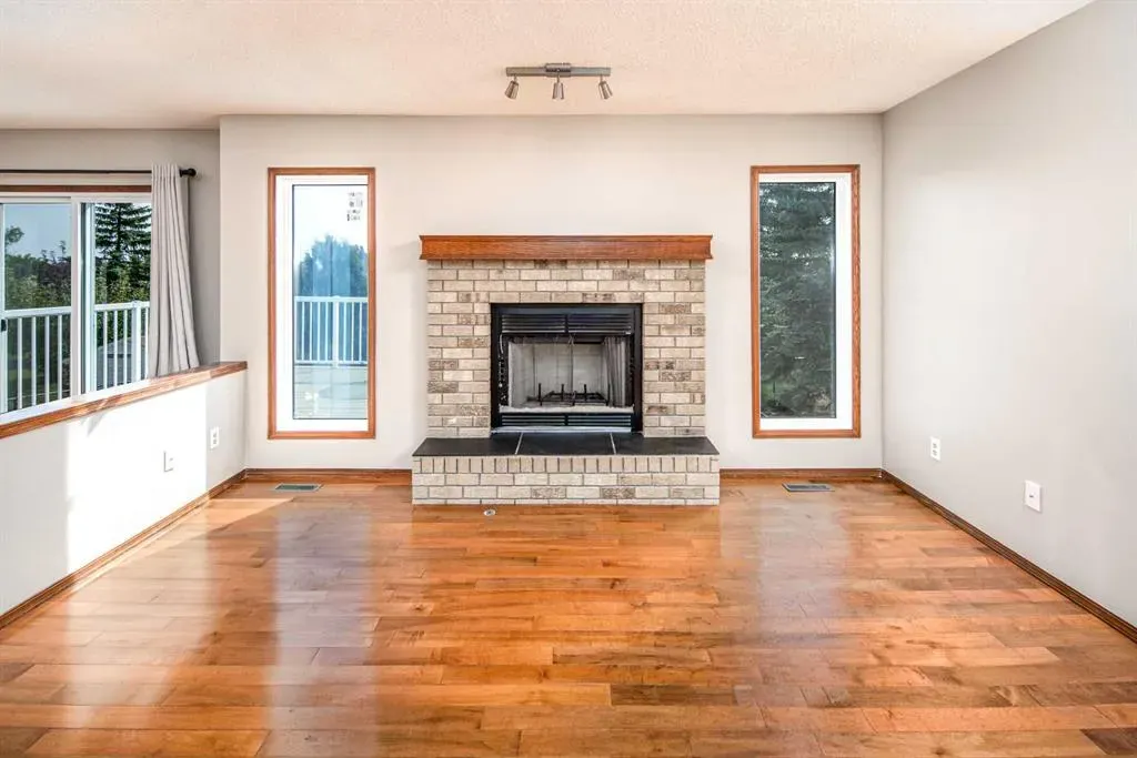 131 Edgebrook Close NW