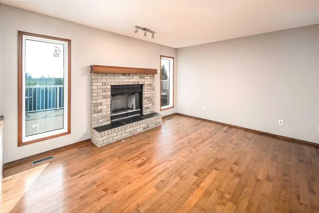 131 Edgebrook Close NW