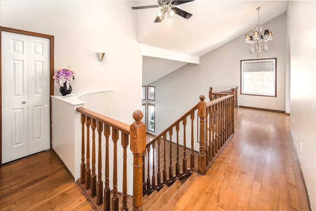 131 Edgebrook Close NW