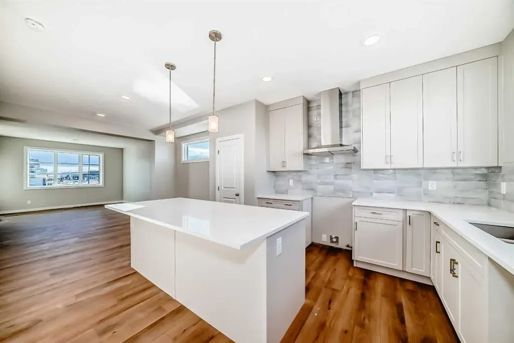 61 Monarch Boulevard