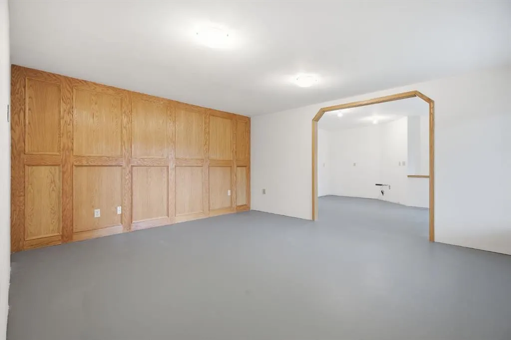 37 Edgeview Road NW