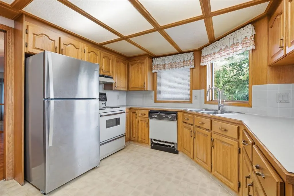 37 Edgeview Road NW