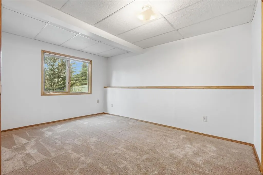 37 Edgeview Road NW