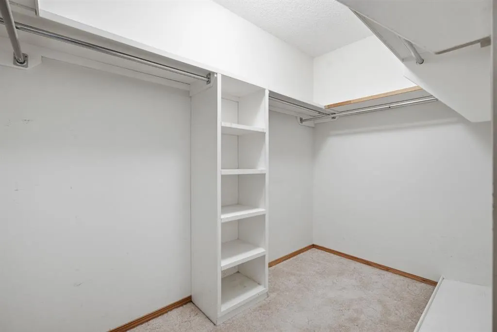 37 Edgeview Road NW