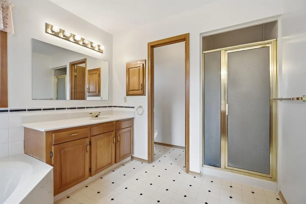37 Edgeview Road NW