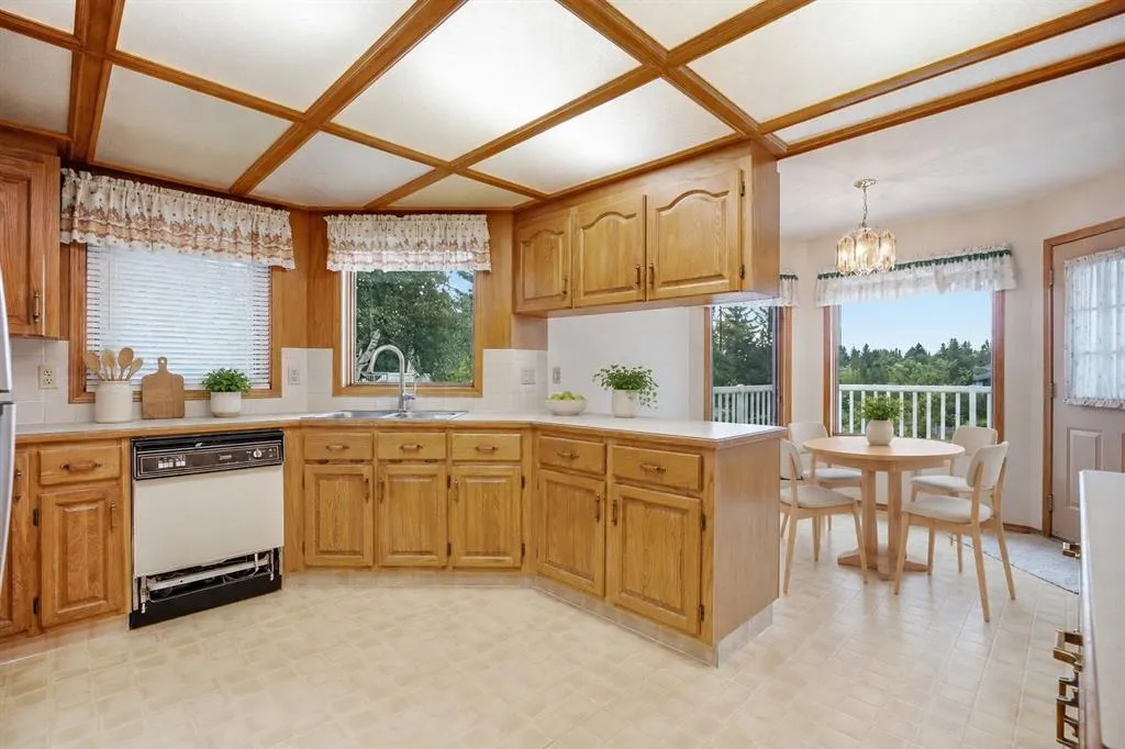 37 Edgeview Road NW