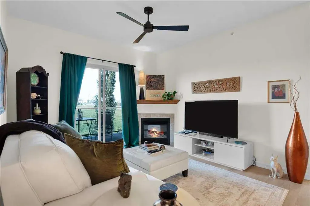 92 Crystal Shores Road #4410