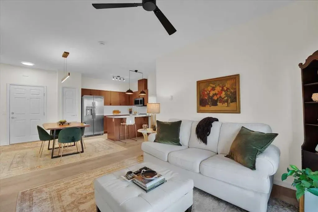 92 Crystal Shores Road #4410