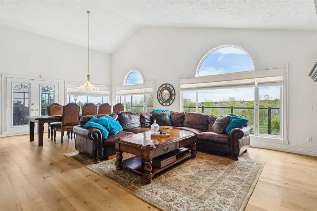 84 EDENSTONE Way NW