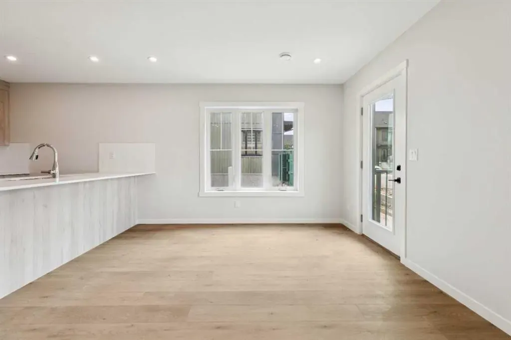350 Mahogany Parade SE #1201