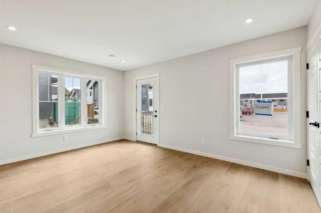 350 Mahogany Parade SE #1201