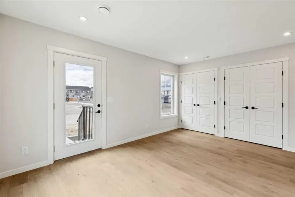 350 Mahogany Parade SE #1201