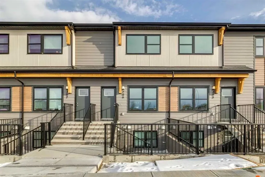 350 Mahogany Parade SE #1201