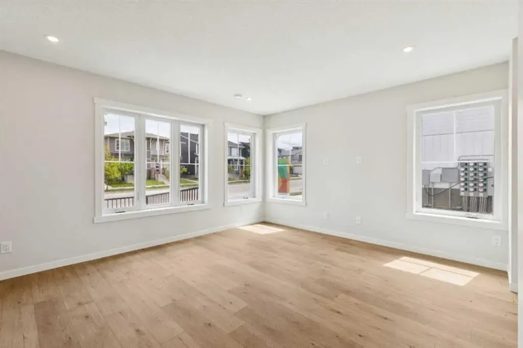 350 Mahogany Parade SE #1201