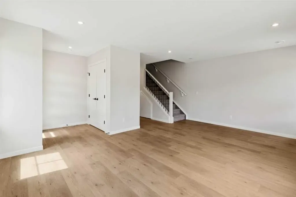 350 Mahogany Parade SE #1201