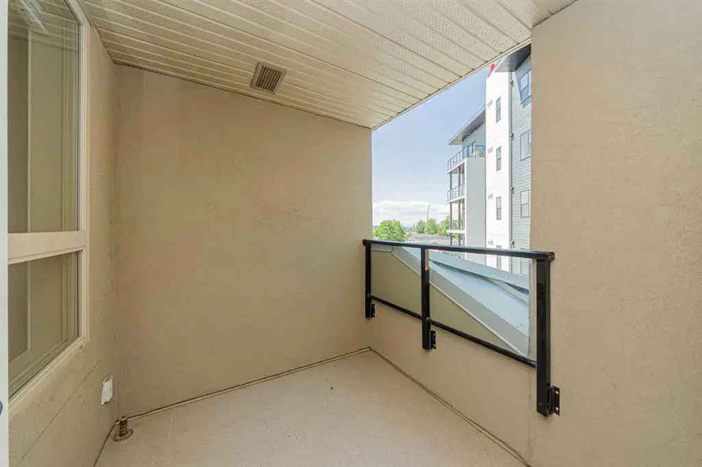88 Arbour Lake Road NW #322