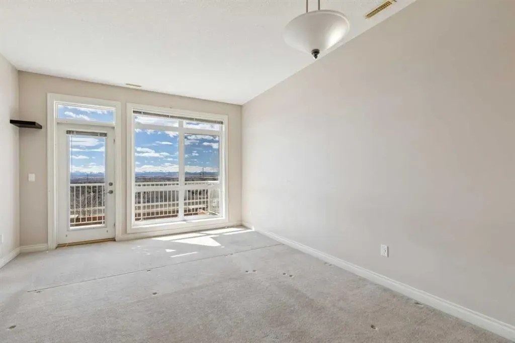 169 Rockyledge View NW #14
