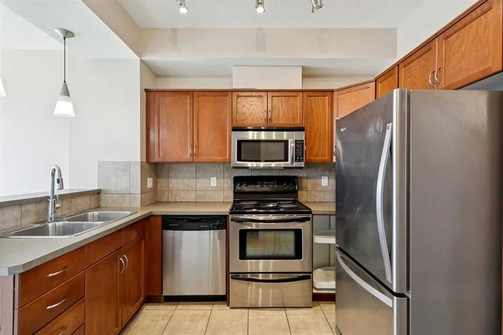 169 Rockyledge View NW #14