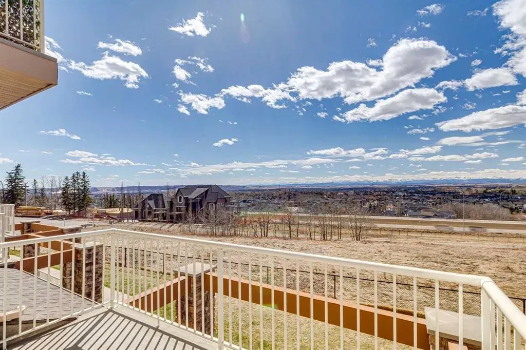 169 Rockyledge View NW #14