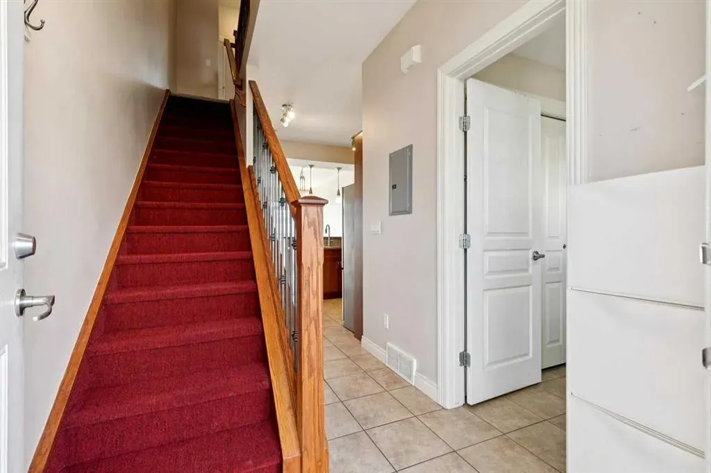 169 Rockyledge View NW #14