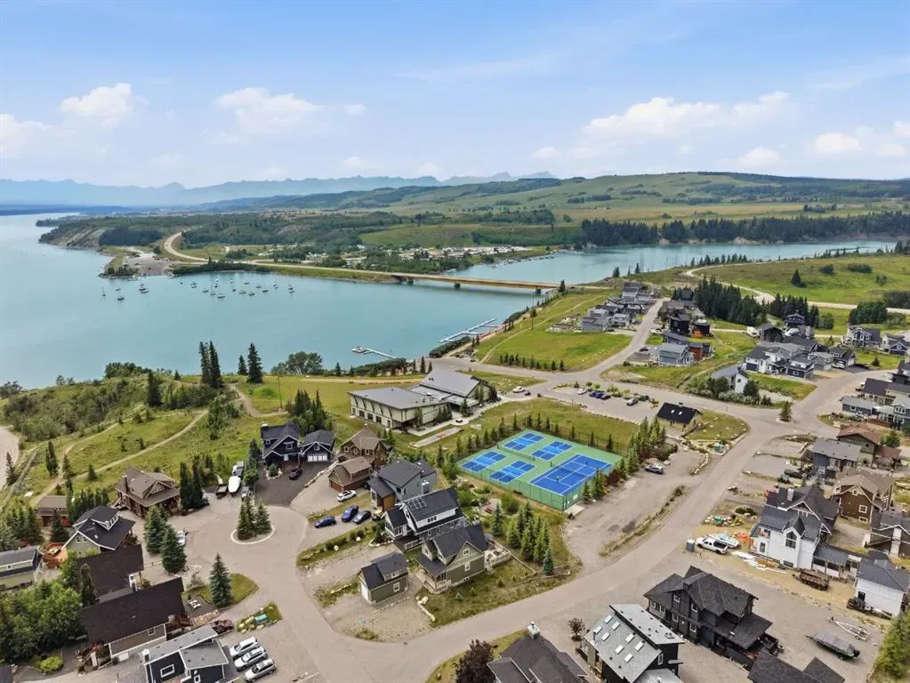 212 Cottageclub Crescent