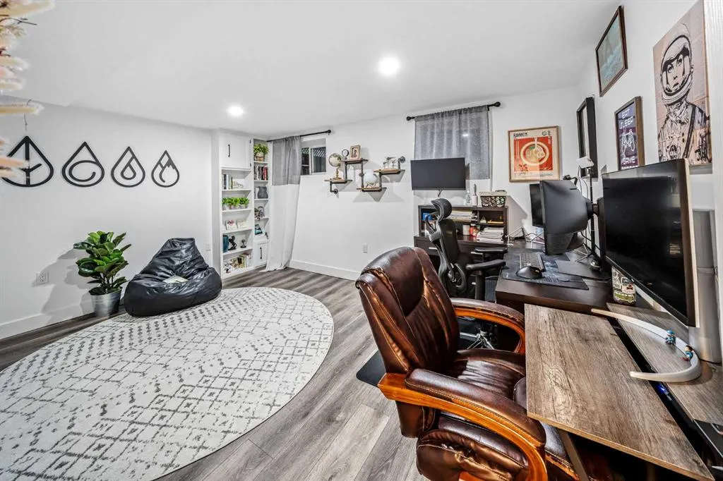 325 Thorndale Place