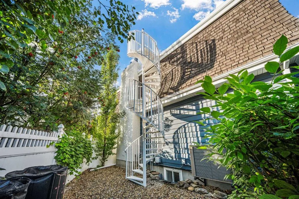 325 Thorndale Place