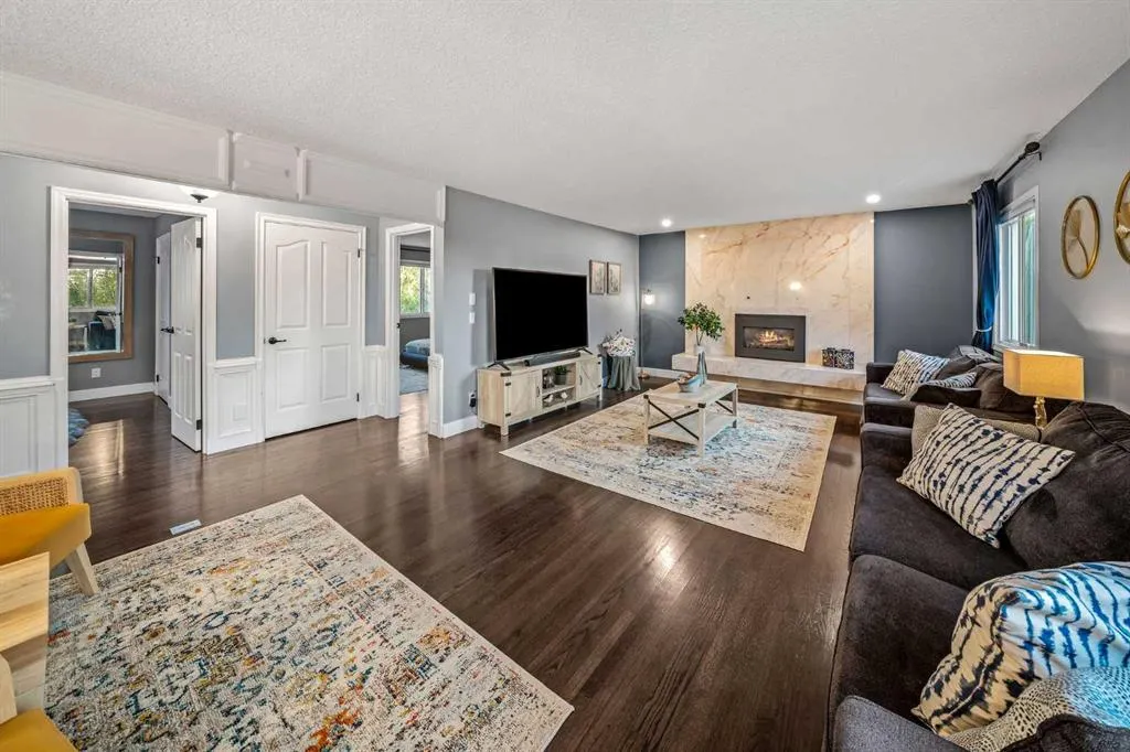 325 Thorndale Place
