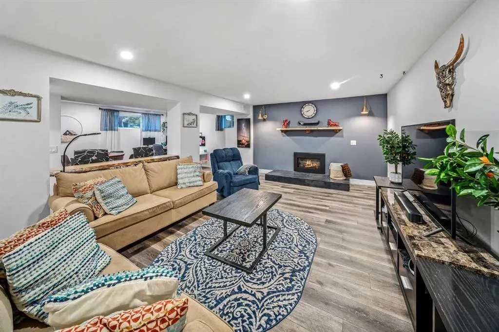 325 Thorndale Place