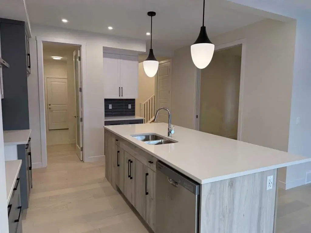 111 sundown Crescent