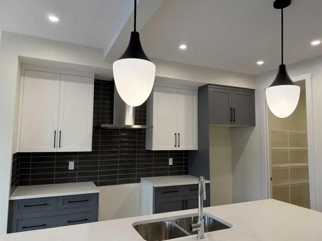111 sundown Crescent